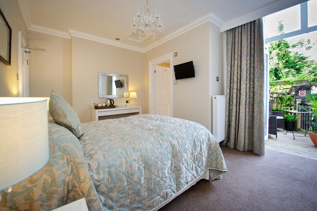 Cheshire Hospitality Ltd T\/A Lennox Lea Studios & Apartments Сейл Экстерьер фото