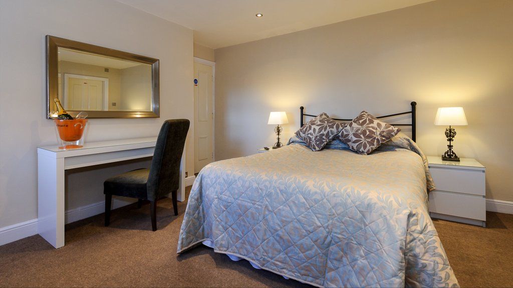 Cheshire Hospitality Ltd T\/A Lennox Lea Studios & Apartments Сейл Экстерьер фото